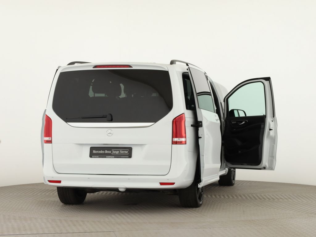 Mercedes-Benz V 300 2022 г. Белый, пробег 52950 км