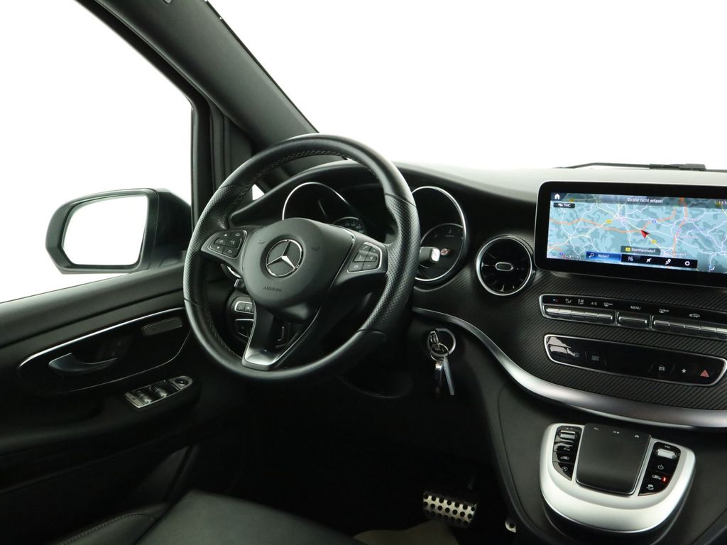 Mercedes-Benz V 300 2022 г. Белый, пробег 52950 км