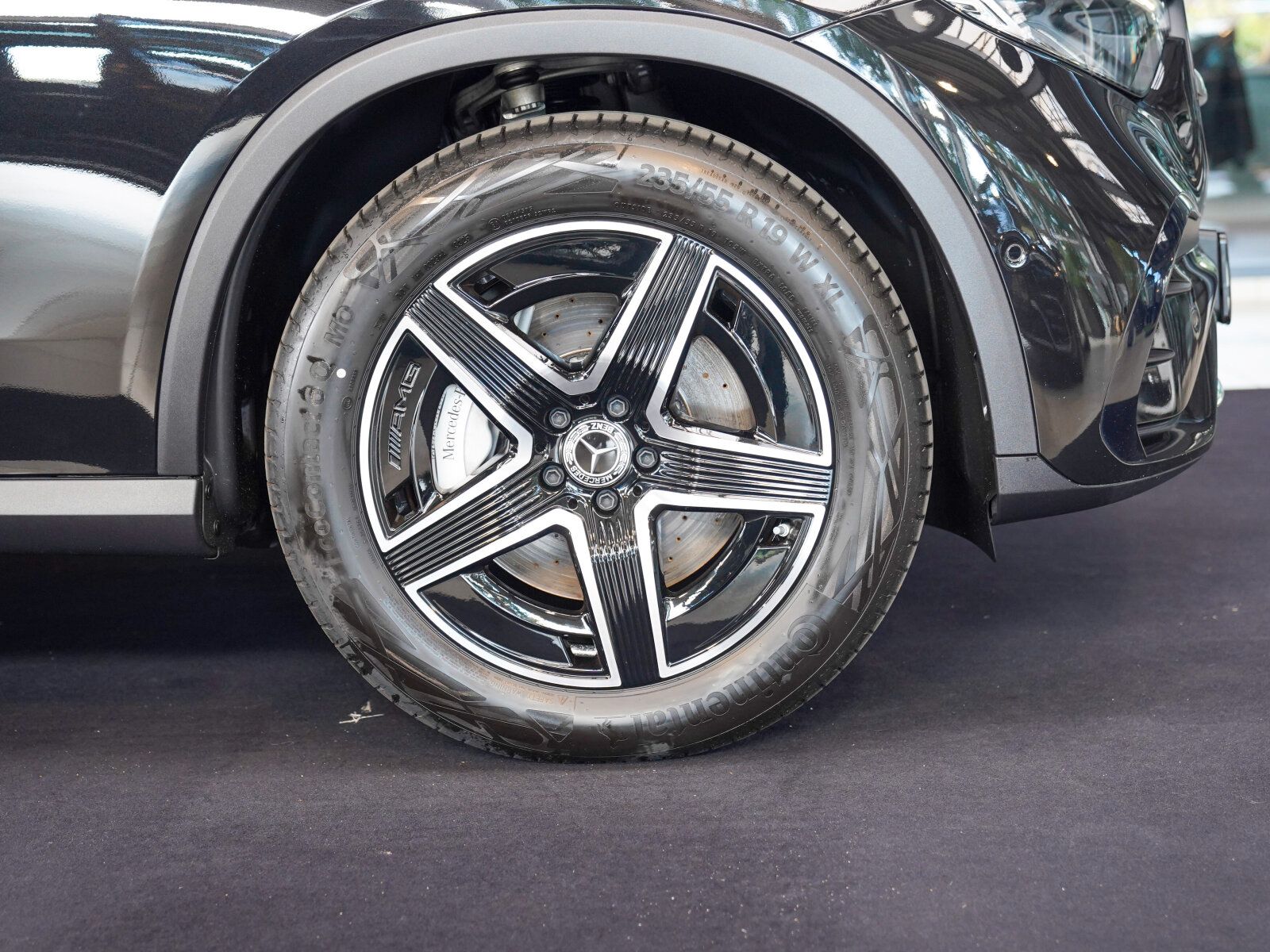 Mercedes-Benz GLC 220 2025 г. Чёрный, пробег 29496 км