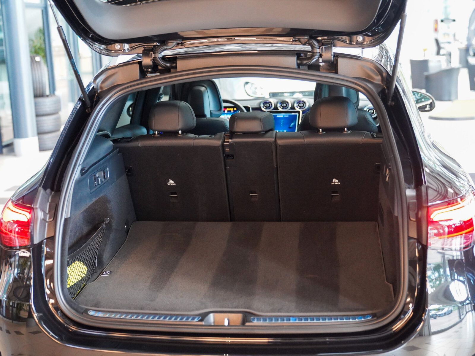 Mercedes-Benz GLC 220 2025 г. Чёрный, пробег 29496 км