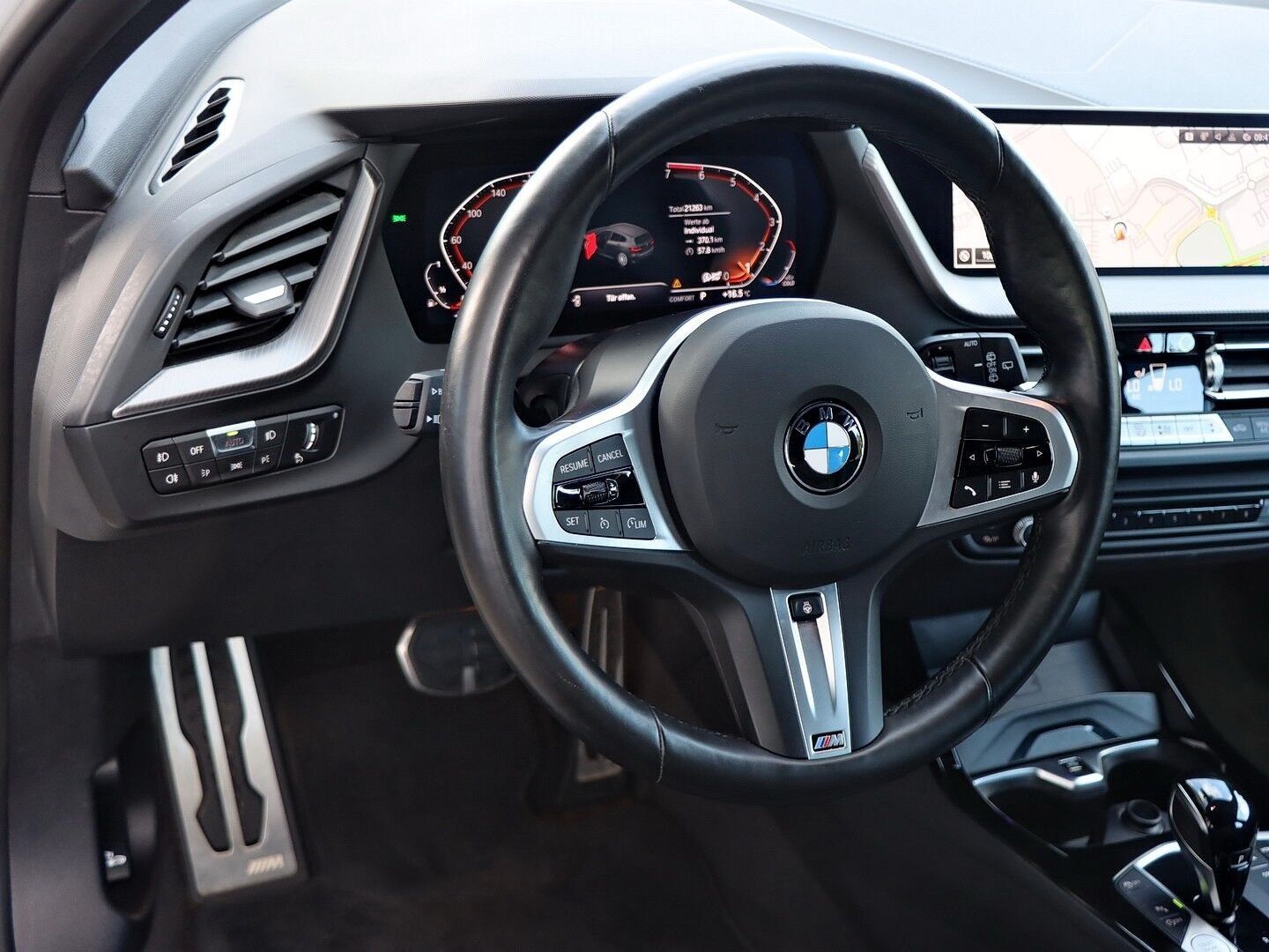 BMW 118 2024 г. Белый, пробег 21261 км