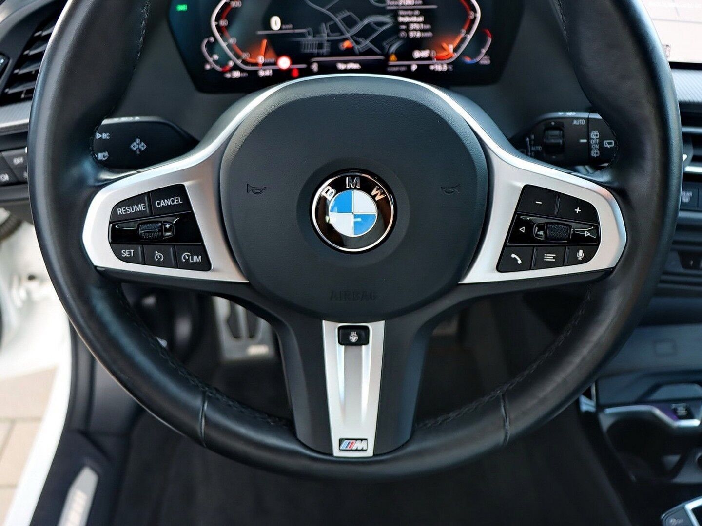 BMW 118 2024 г. Белый, пробег 21261 км