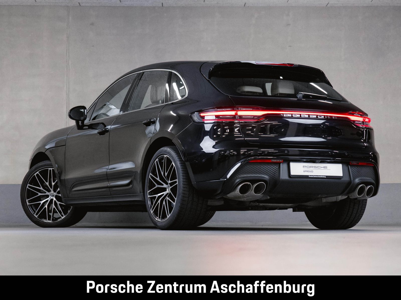 Porsche Macan 2023 г. Чёрный, пробег 26400 км