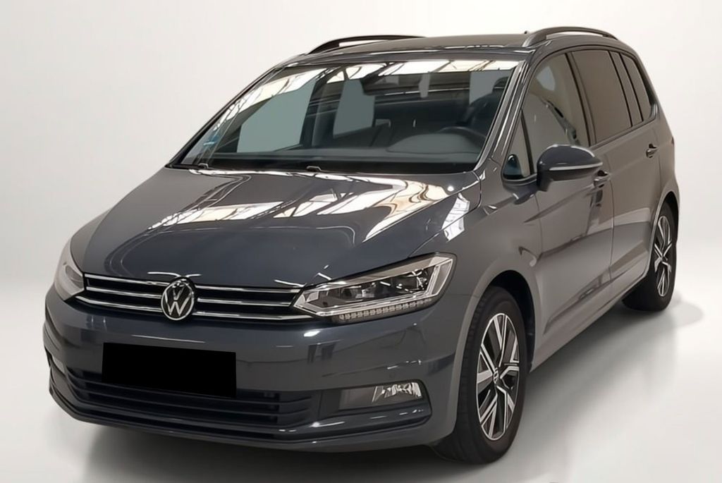 Volkswagen Touran 2024 г. Серый, пробег 39987 км