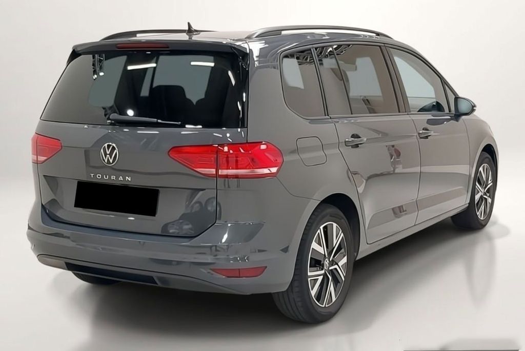 Volkswagen Touran 2024 г. Серый, пробег 39987 км