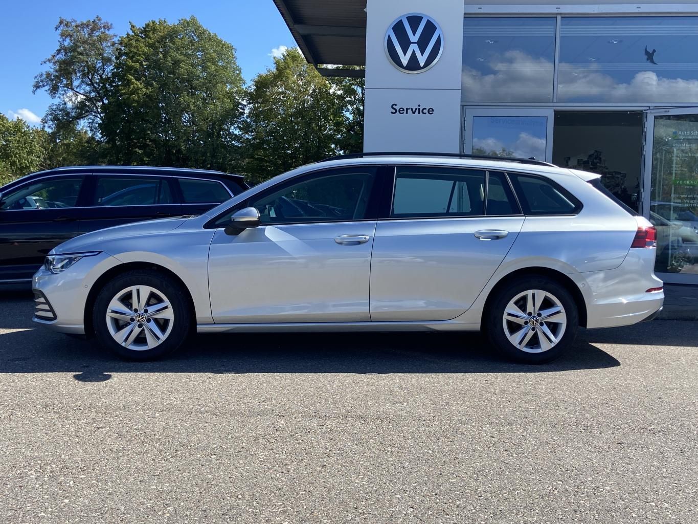 Volkswagen Golf 2023 г. Серебристый, пробег 46038 км