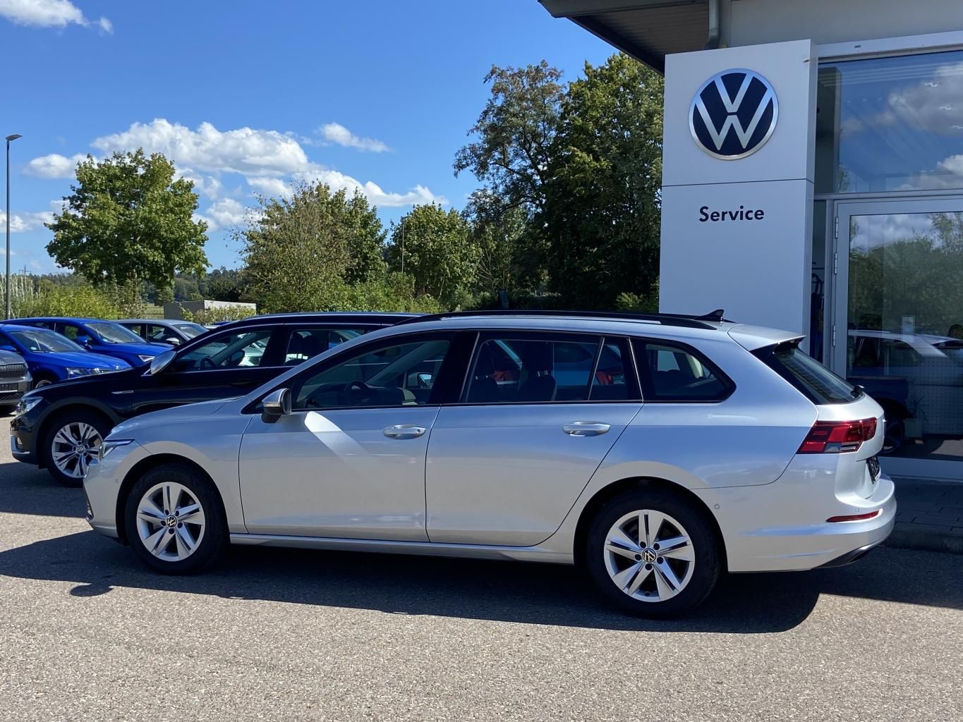 Volkswagen Golf 2023 г. Серебристый, пробег 46038 км