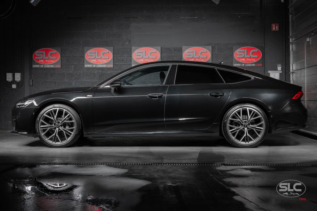 Audi A7 2025 г. Чёрный, пробег 44800 км