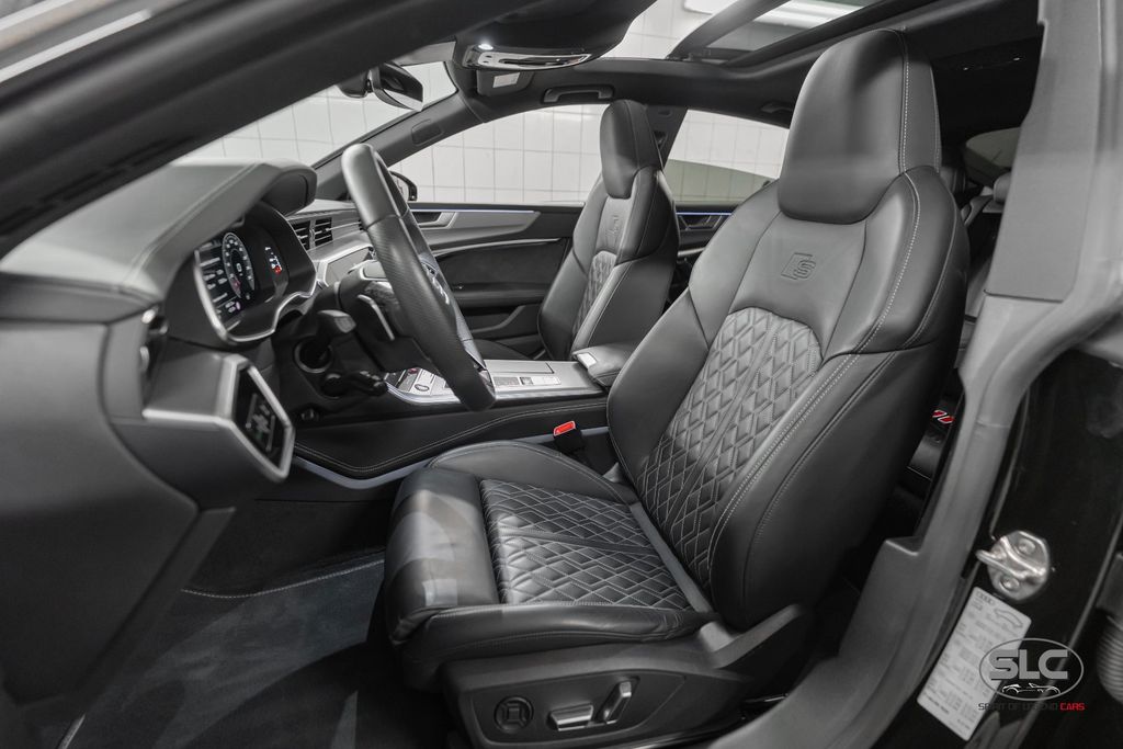 Audi A7 2025 г. Чёрный, пробег 44800 км