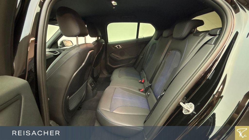 BMW 120 2023 г. Чёрный, пробег 37061 км
