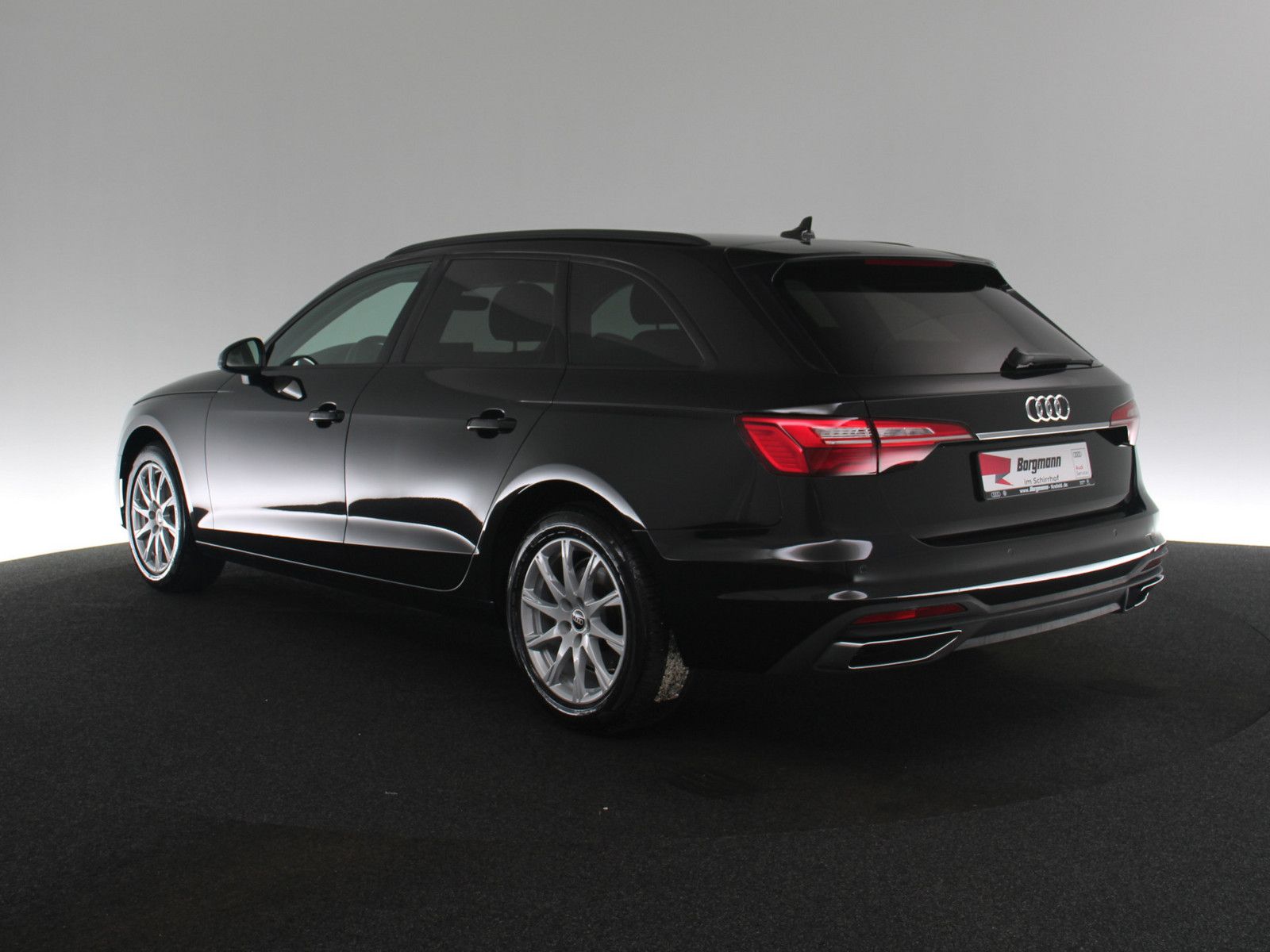 Audi A4 2022 г. Чёрный, пробег 45459 км