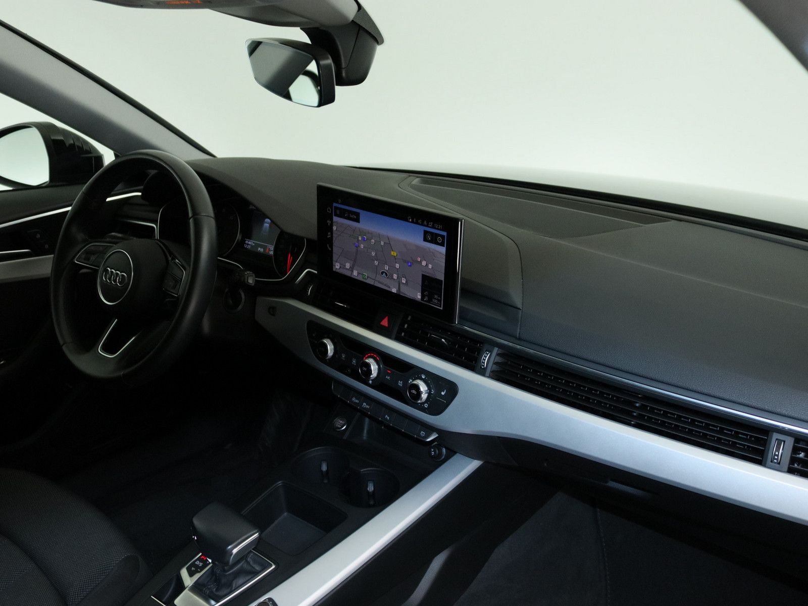 Audi A4 2022 г. Чёрный, пробег 45459 км