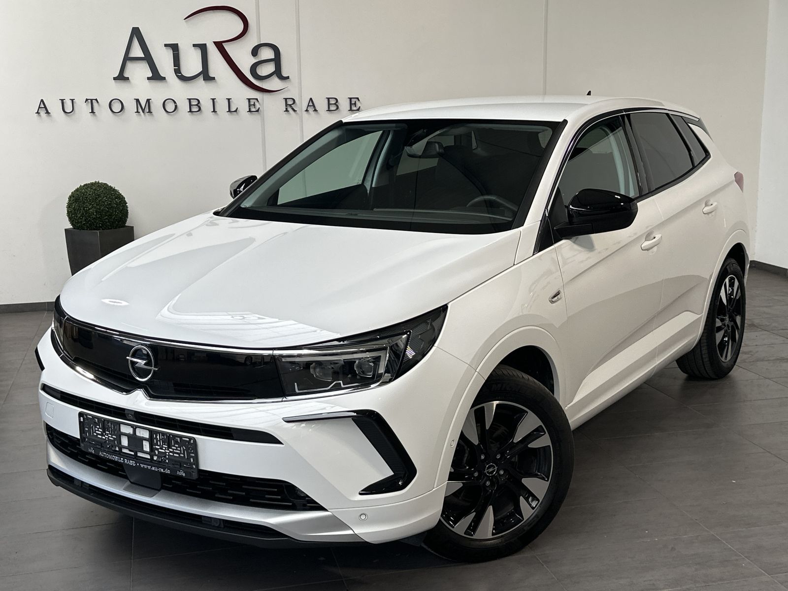 Opel GRANDLAND (X) 2023 г. Белый, пробег 59750 км