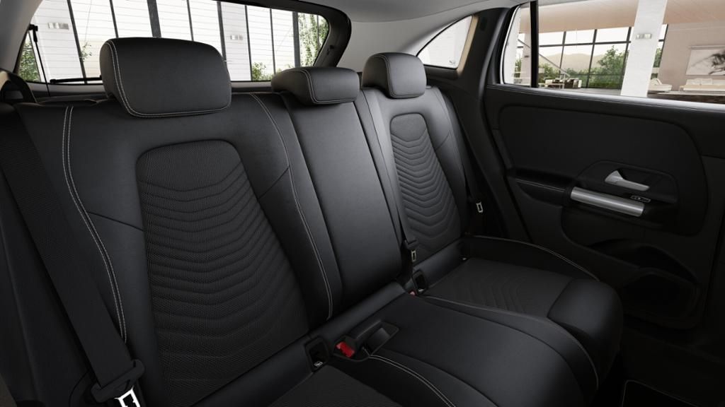 Mercedes-Benz GLA 180 2025 г. Серый, пробег 23100 км