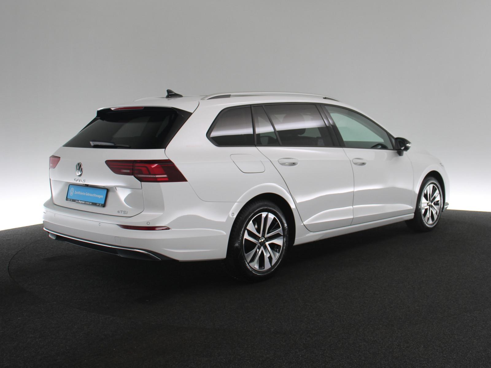 Volkswagen Golf 2025 г. Белый, пробег 8897 км