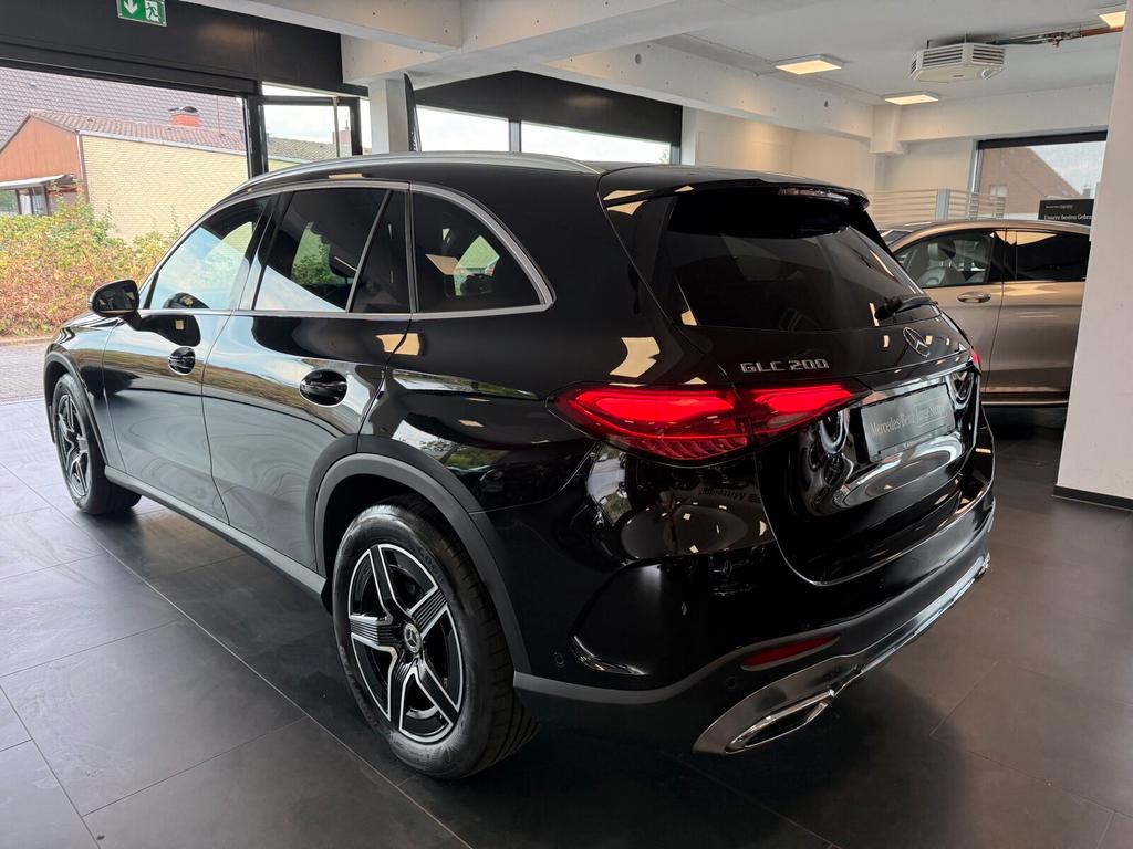 Mercedes-Benz GLC 200 2025 г. Чёрный, пробег 20000 км