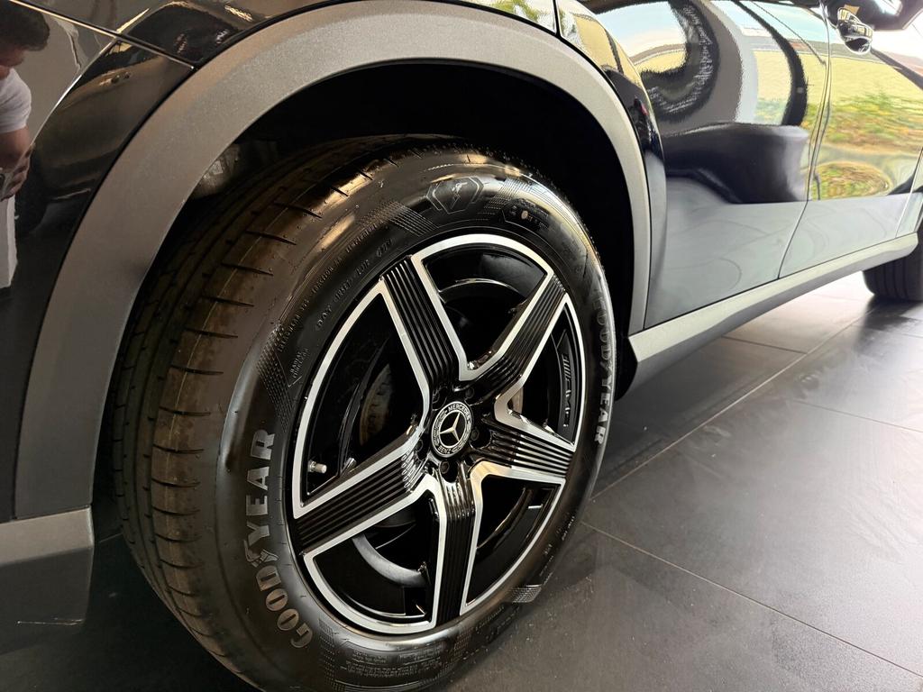 Mercedes-Benz GLC 200 2025 г. Чёрный, пробег 20000 км
