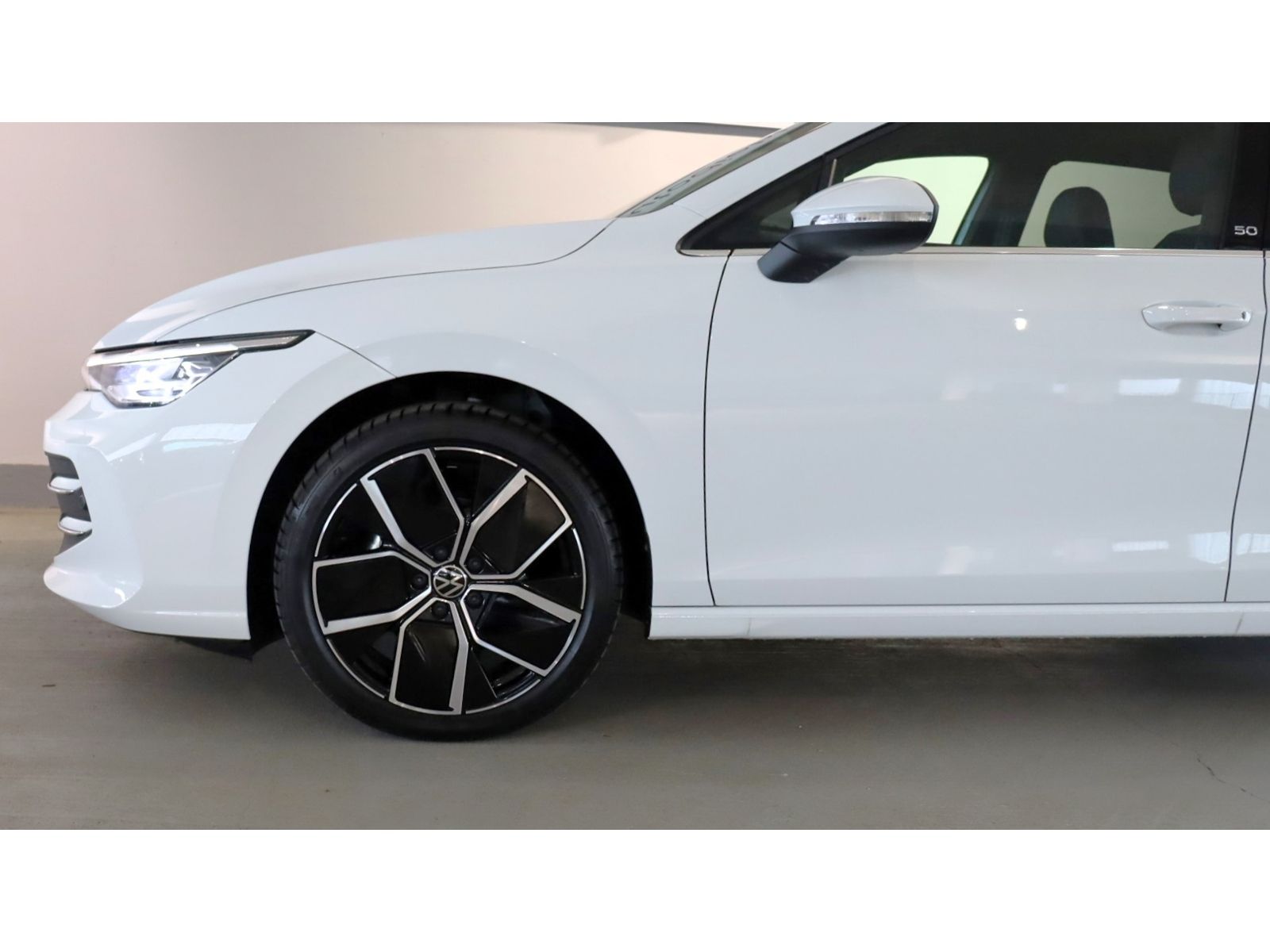 Volkswagen Golf 2025 г. Белый, пробег 19691 км