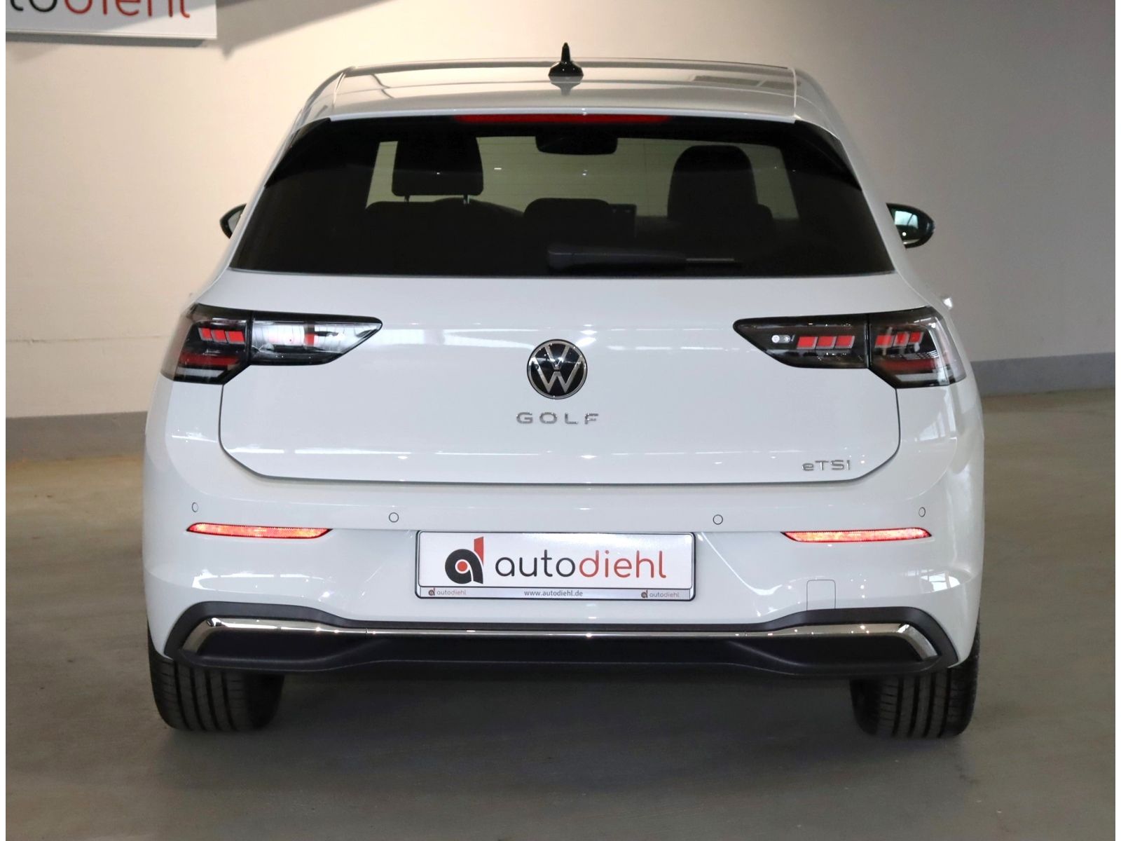 Volkswagen Golf 2025 г. Белый, пробег 19691 км