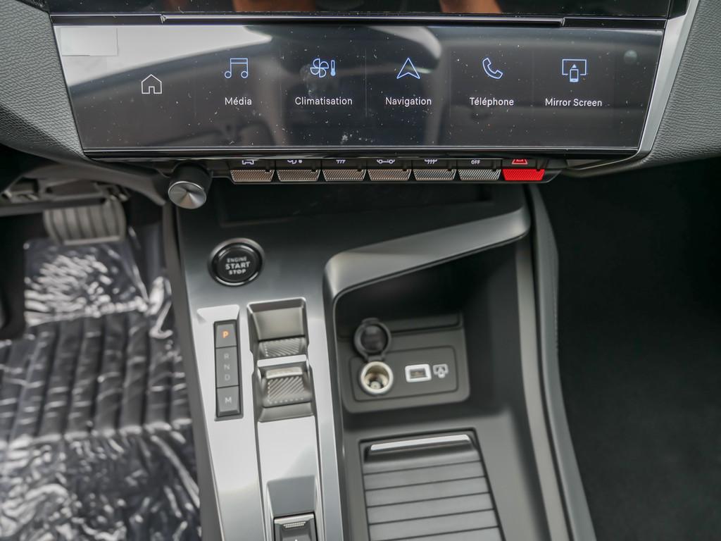 Peugeot 308 2023 г. Чёрный, пробег 52076 км