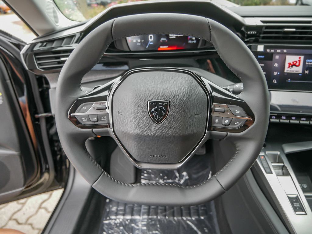 Peugeot 308 2023 г. Чёрный, пробег 52076 км