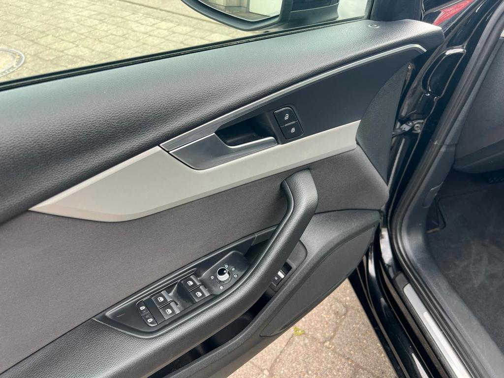 Audi A4 2022 г. Чёрный, пробег 46750 км