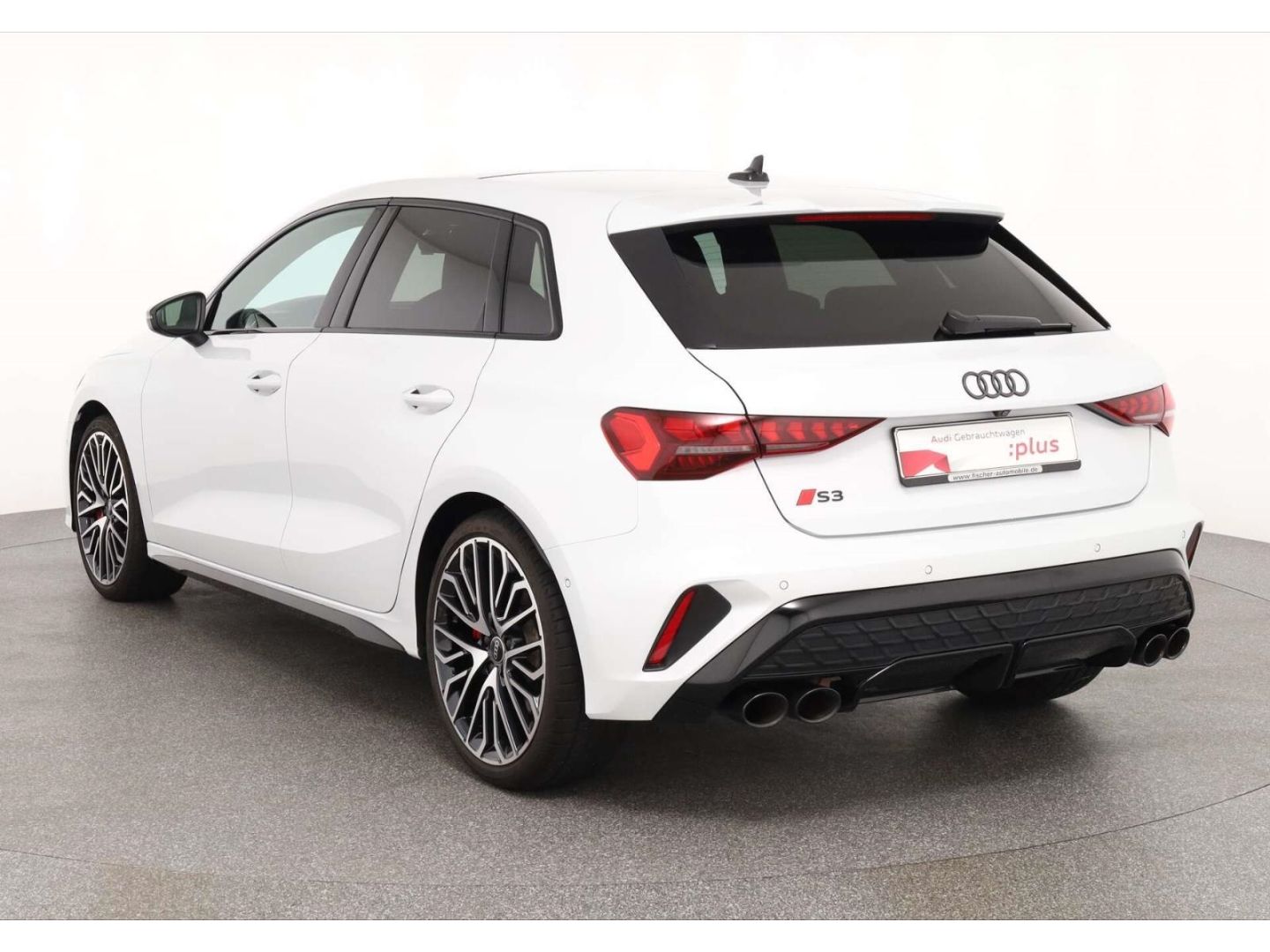 Audi S3 2024 г. Белый, пробег 33297 км