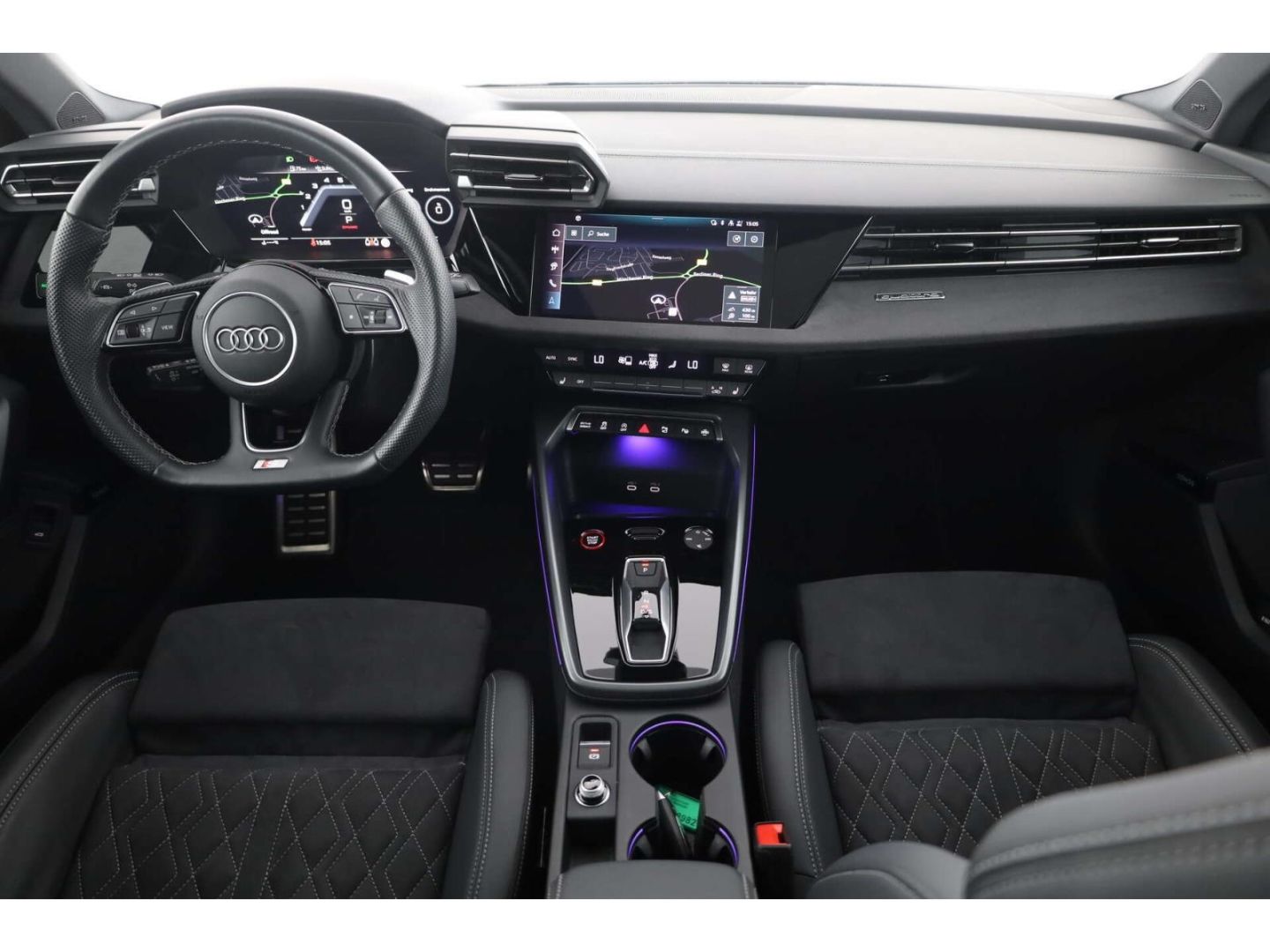 Audi S3 2024 г. Белый, пробег 33297 км