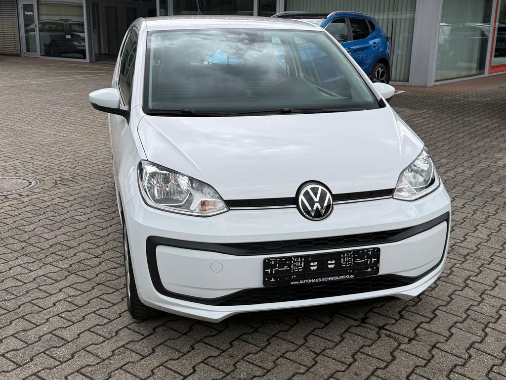 Volkswagen up! 2023 г. Белый, пробег 44000 км
