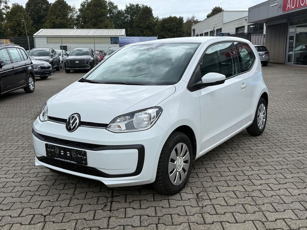 Volkswagen up! 2023 г. Белый, пробег 44000 км
