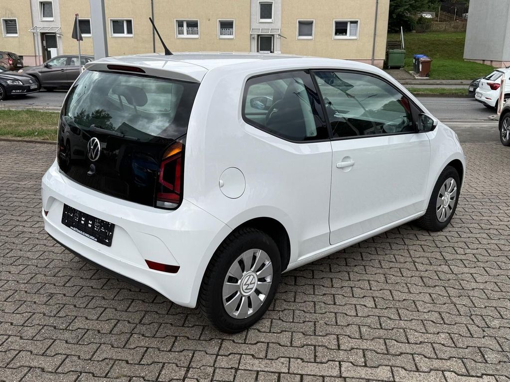 Volkswagen up! 2023 г. Белый, пробег 44000 км
