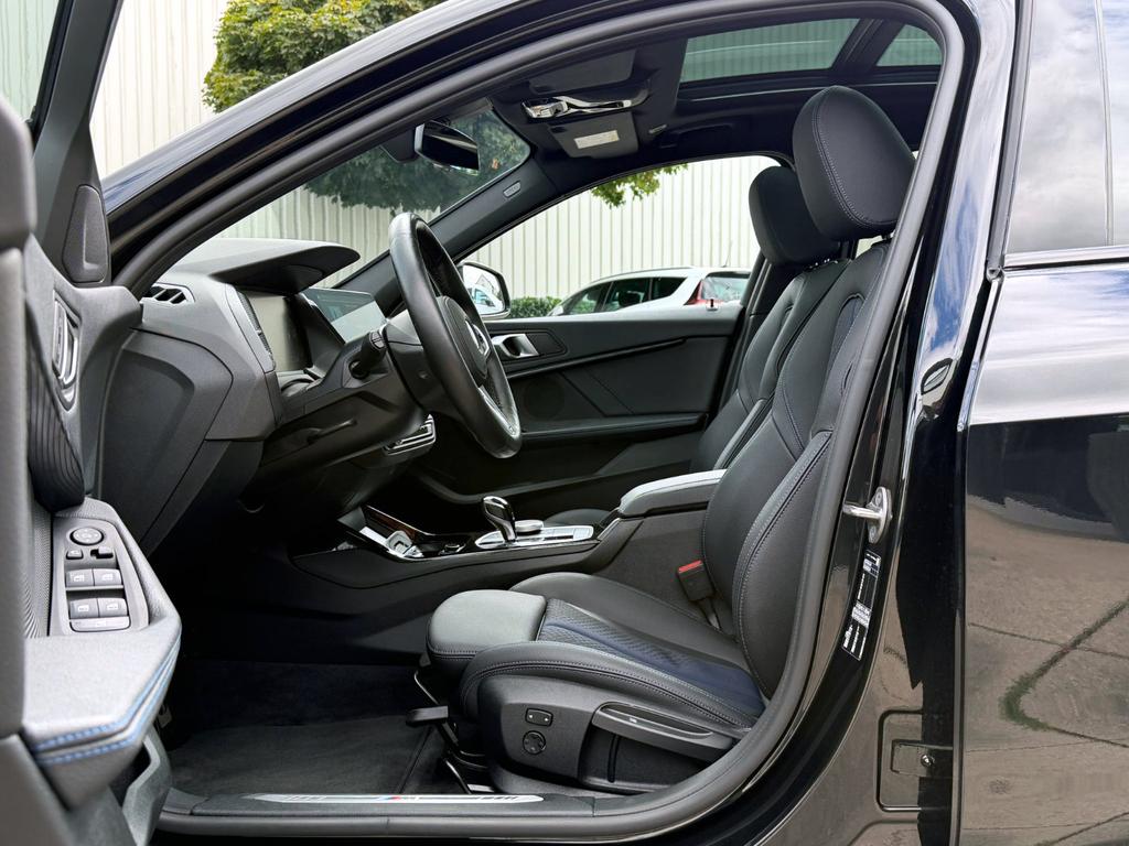 BMW 118 2023 г. Чёрный, пробег 12999 км