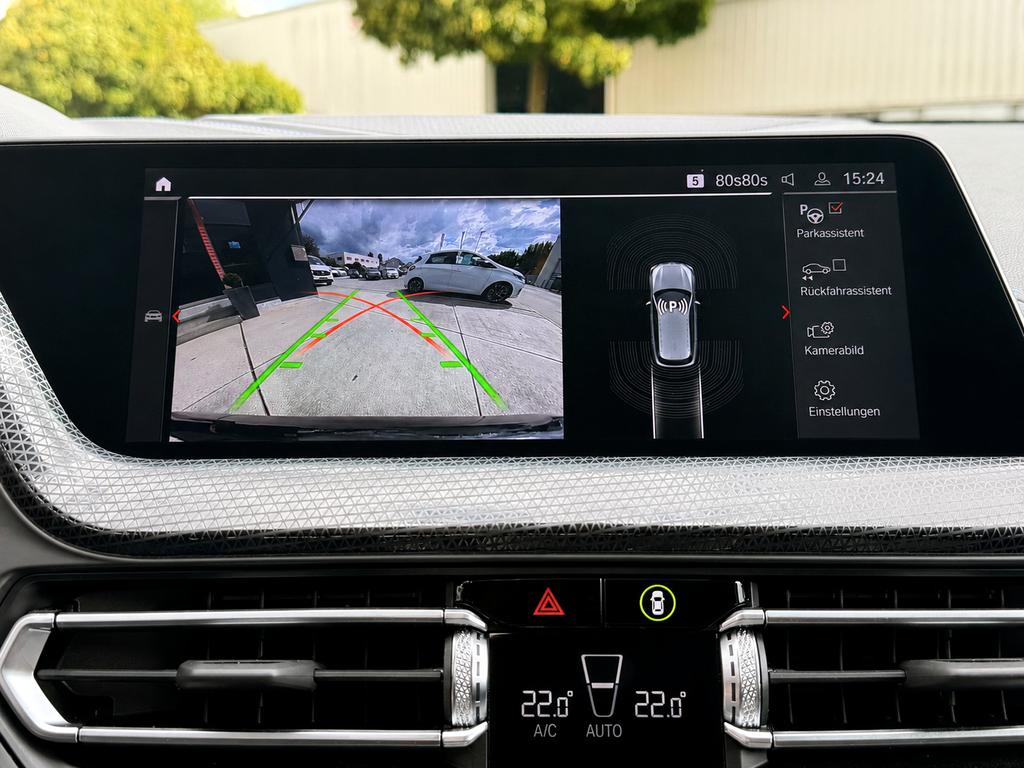 BMW 118 2023 г. Чёрный, пробег 12999 км