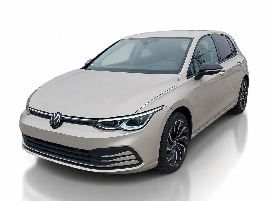 Volkswagen Golf 2023 г. Серебристый, пробег 22400 км