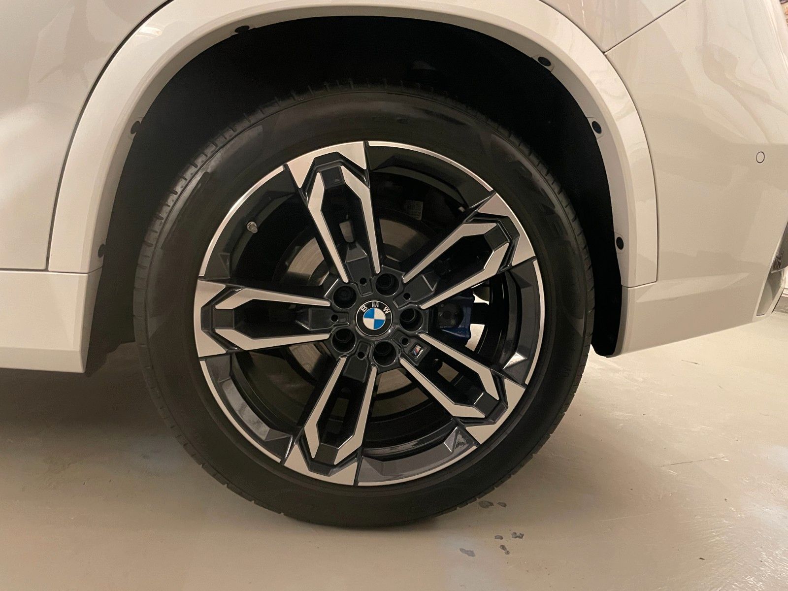 BMW X1 2025 г. Белый, пробег 25000 км