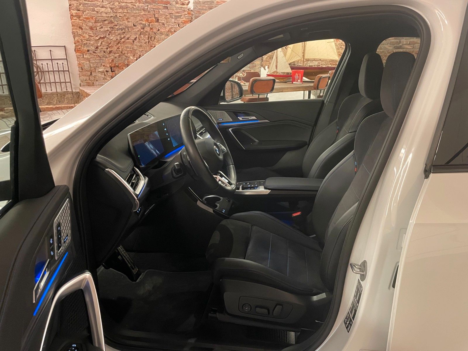 BMW X1 2025 г. Белый, пробег 25000 км