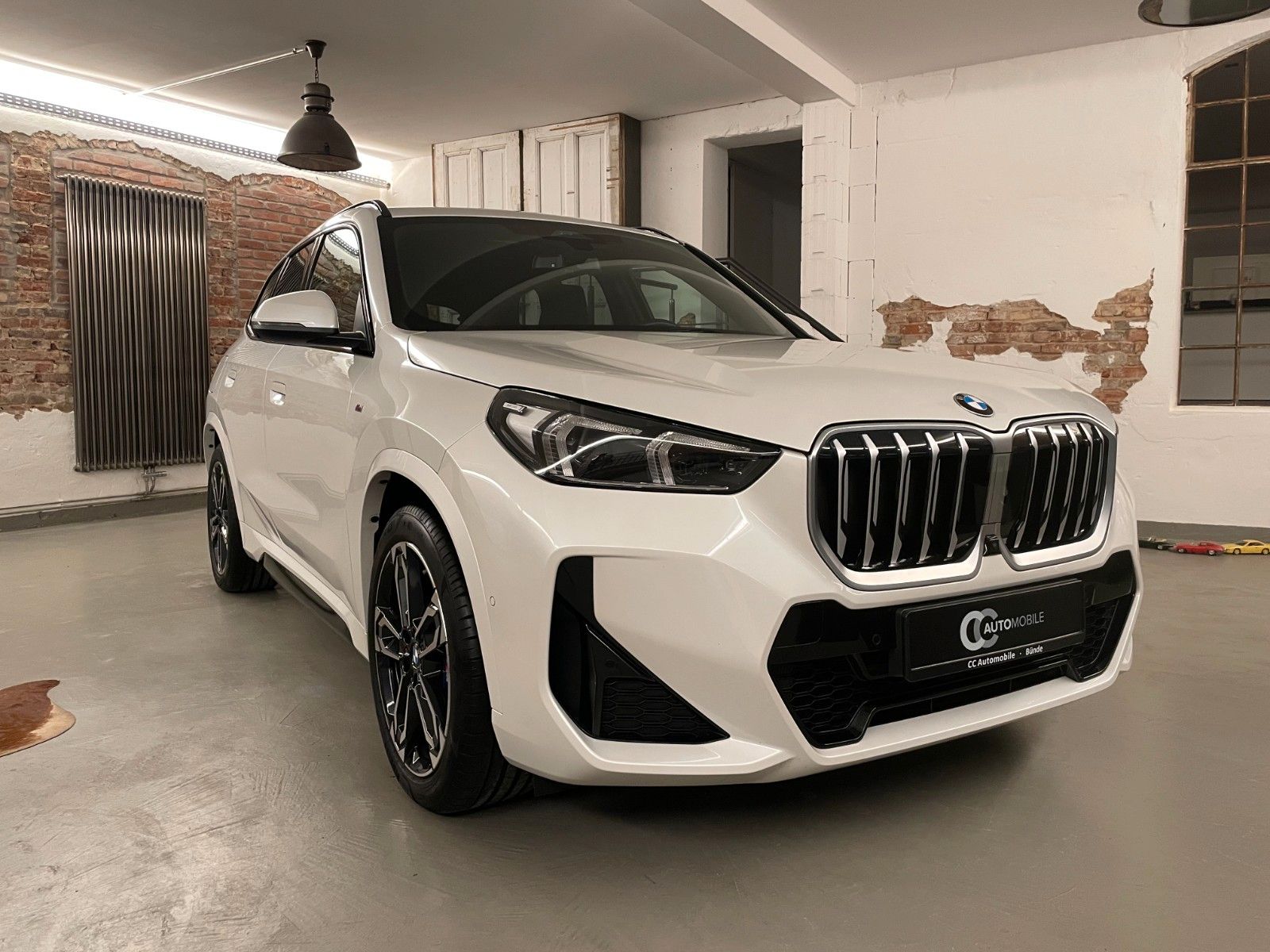 BMW X1 2025 г. Белый, пробег 25000 км