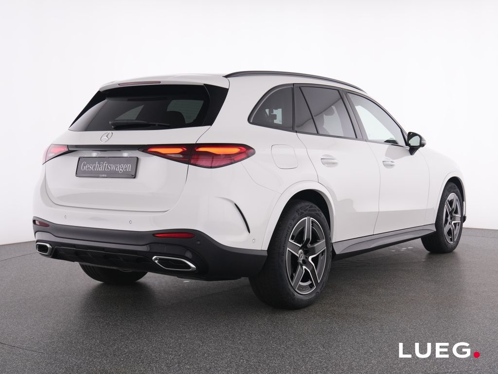 Mercedes-Benz GLC 200 2026 г. Белый, пробег 11082 км