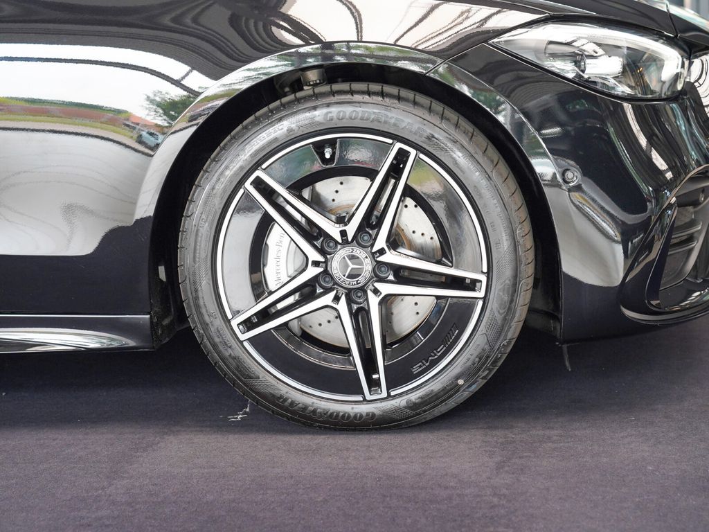 Mercedes-Benz C 180 2025 г. Чёрный, пробег 16138 км