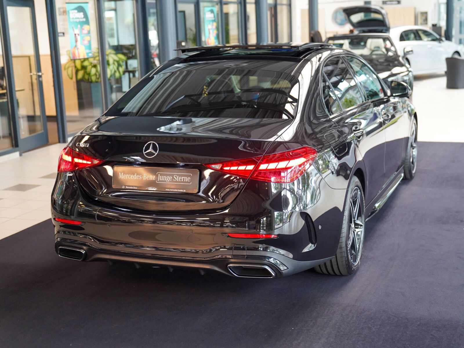 Mercedes-Benz C 180 2025 г. Чёрный, пробег 16138 км