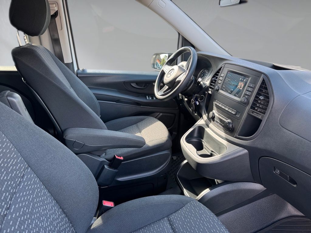 Mercedes-Benz Vito 2023 г. Белый, пробег 35200 км