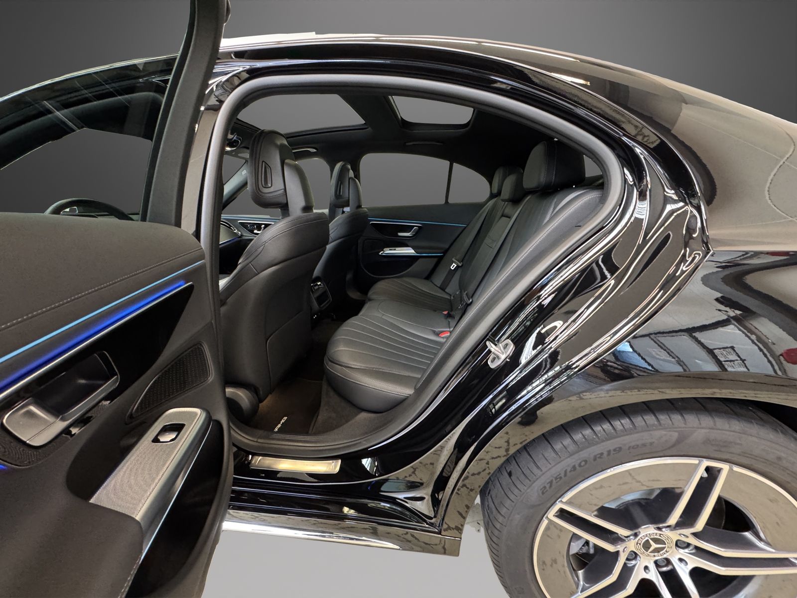 Mercedes-Benz E 450 2025 г. Чёрный, пробег 14150 км