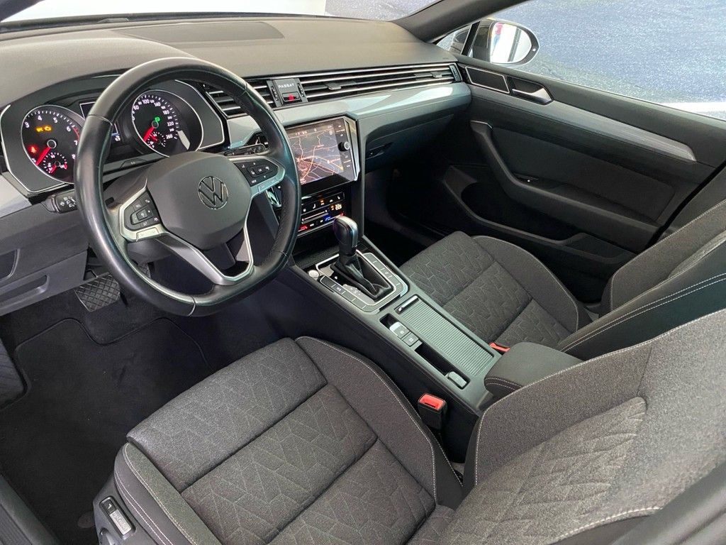 Volkswagen PASSAT VARIANT 2023 г. Серый, пробег 39848 км