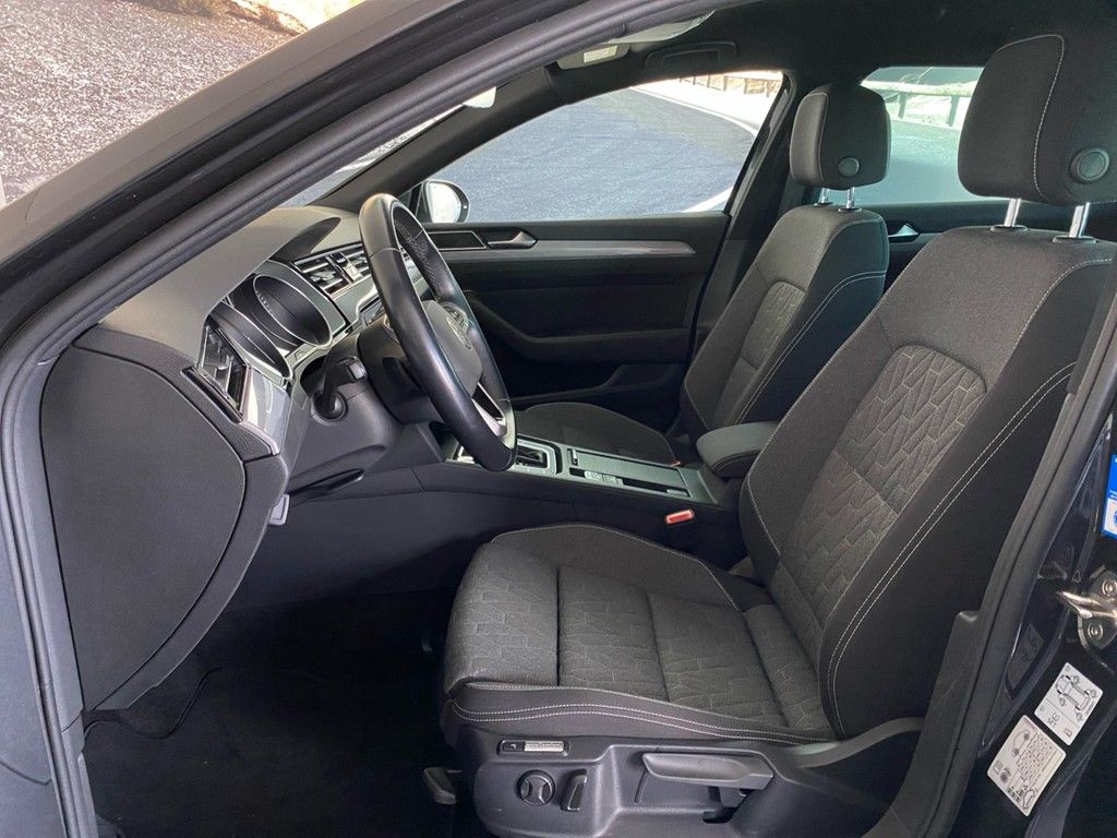 Volkswagen PASSAT VARIANT 2023 г. Серый, пробег 39848 км