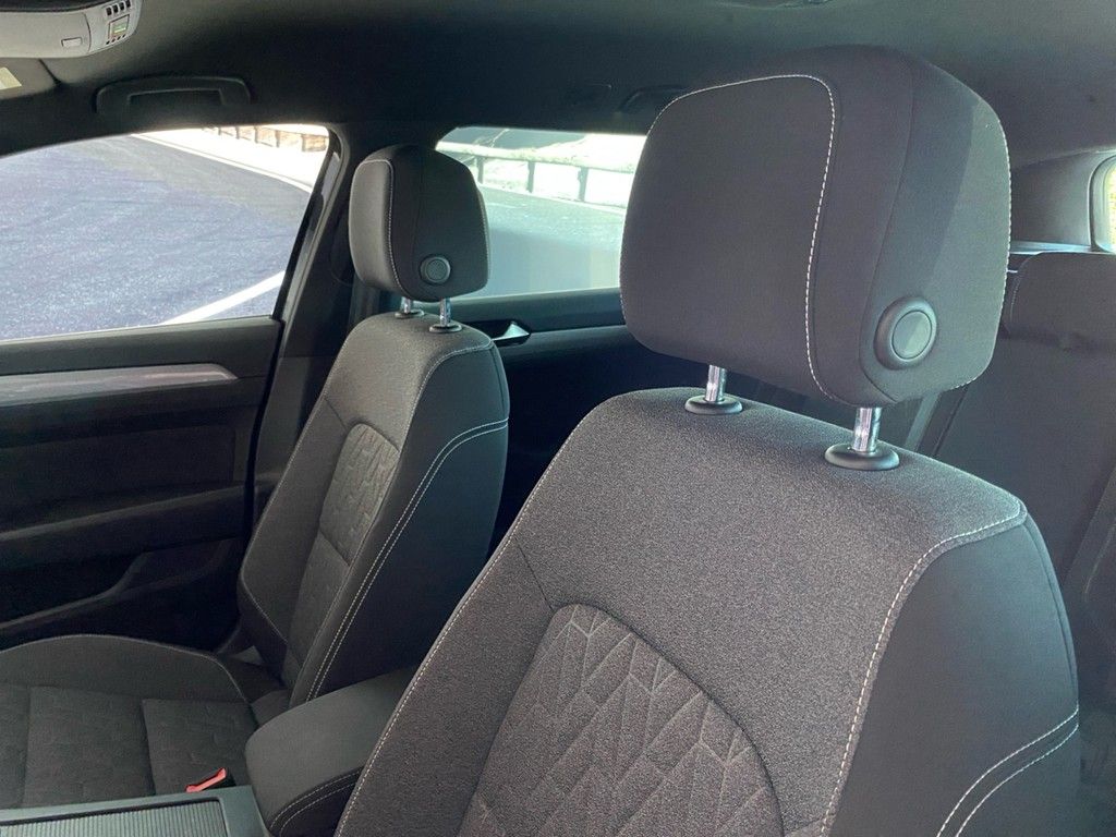 Volkswagen PASSAT VARIANT 2023 г. Серый, пробег 39848 км