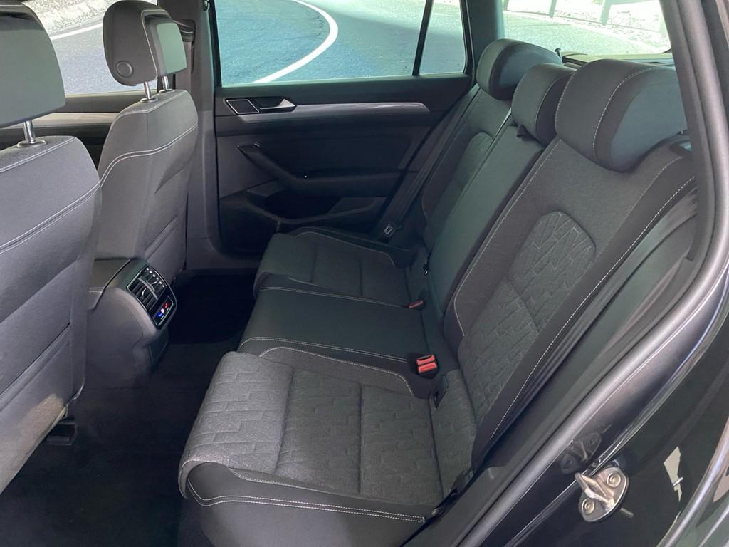 Volkswagen PASSAT VARIANT 2023 г. Серый, пробег 39848 км