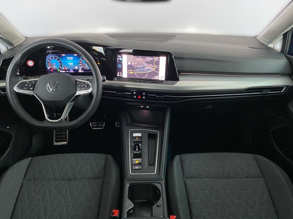 Volkswagen Golf 2024 г. Синий, пробег 22021 км