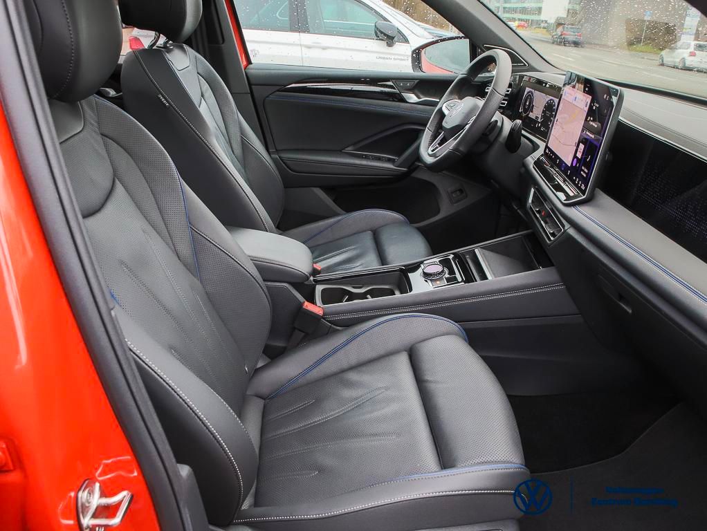 Volkswagen Tiguan 2024 г. Красный, пробег 26300 км