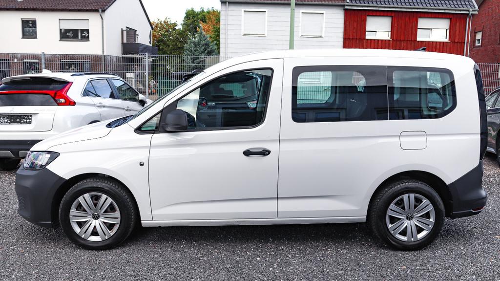 Volkswagen Caddy 2022 г. Белый, пробег 47000 км