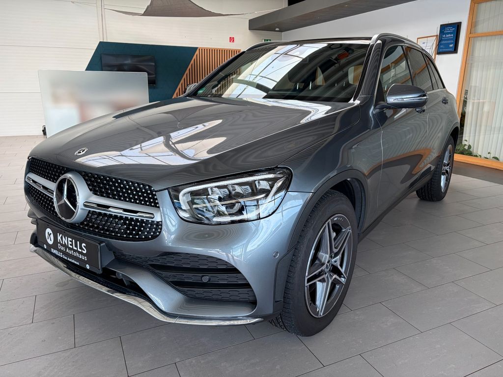 Mercedes-Benz GLC 300 2022 г. Серый, пробег 30900 км